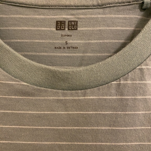 Uniqlo Cotton Tshirt Sage Green Striped - Picture 2 of 2